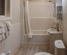 Barefoot Villas Cabin 1 Beaver w/ Hot tub