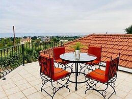 Kyrenia Mountain Side Villa , Lapta