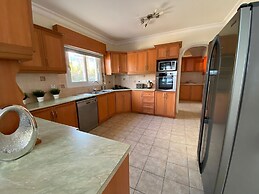 Kyrenia Mountain Side Villa , Lapta