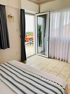 Kyrenia Mountain Side Villa , Lapta