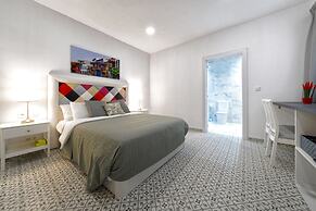 CASA VERDE Comfortable Air-Conditioned