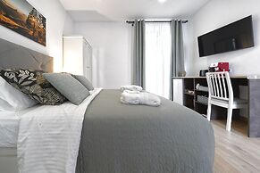 CASA VERDE Comfortable Air-Conditioned