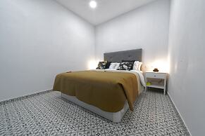 CASA VERDE Comfortable Air-Conditioned