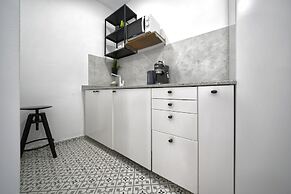 CASA VERDE Comfortable Air-Conditioned