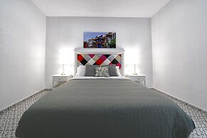 CASA VERDE Comfortable Air-Conditioned