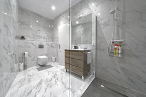 CASA VERDE Comfortable Air-Conditioned