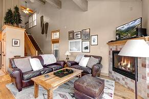 KBM Resorts: 3-bedroom Home Walk to Park City Mountain Shuttle to Main