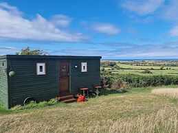 Stunning 1-bed Shepherd hut in Holyhead