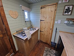 Stunning 1-bed Shepherd hut