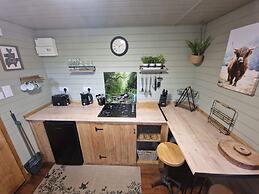 Stunning 1-bed Shepherd hut