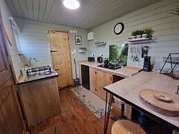 Stunning 1-bed Shepherd hut