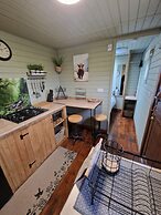 Stunning 1-bed Shepherd hut
