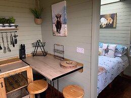 Stunning 1-bed Shepherd hut