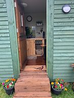 Stunning 1-bed Shepherd hut