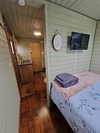 Stunning 1-bed Shepherd hut