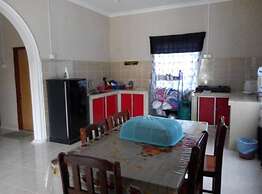 OYO Homes 90600 Ummi Chalet Dungun