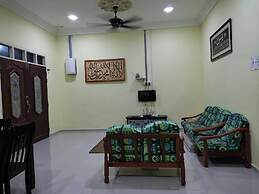 OYO Homes 90600 Ummi Chalet Dungun