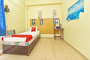 Spot On 90625 Super Green Grass Hotel