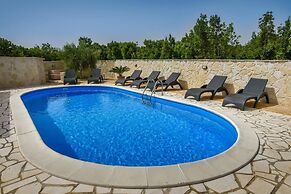 Stone House Captivating Villa in Pridraga, Zadar