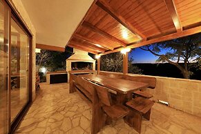 Stone House Captivating Villa in Pridraga, Zadar