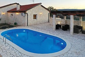 Stone House Captivating Villa in Pridraga, Zadar