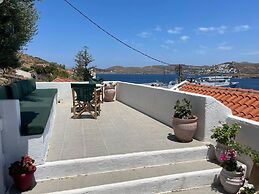 Charming two Bedroom Fisherman's House on Kea