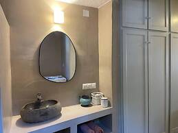 Charming two Bedroom Fisherman's House on Kea