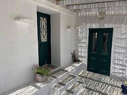 Charming two Bedroom Fisherman's House on Kea