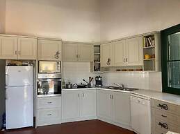 Charming two Bedroom Fisherman's House on Kea