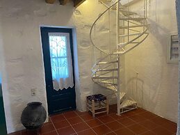 Charming two Bedroom Fisherman's House on Kea