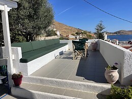 Charming two Bedroom Fisherman's House on Kea