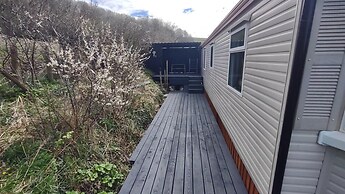 Charming 3-bed Caravan Cymtydu