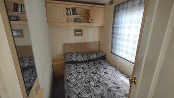 Charming 3-bed Caravan Cymtydu