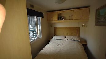 Charming 3-bed Caravan Cymtydu