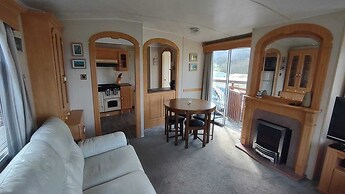Charming 3-bed Caravan Cymtydu