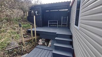 Charming 3-bed Caravan Cymtydu