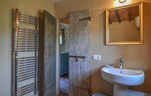 Stunning Home in Castiglion Fiorentino With Outdoor Swimming Pool, Wif