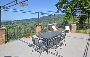Stunning Home in Castiglion Fiorentino With Outdoor Swimming Pool, Wif