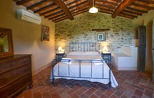 Stunning Home in Castiglion Fiorentino With Outdoor Swimming Pool, Wif