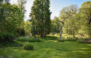 Amazing Apartment in Rönneshytta With 1 Bedrooms