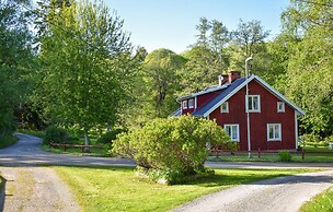 Amazing Apartment in Rönneshytta With 1 Bedrooms