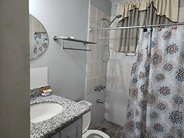 Gated Studio By The Pavillian Mall Near US Embassy Liguanea Kingston