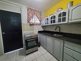 Gated Studio By The Pavillian Mall Near US Embassy Liguanea Kingston