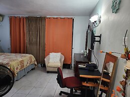 Gated Studio By The Pavillian Mall Near US Embassy Liguanea Kingston