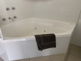 Orbost Country Man Motor Inn