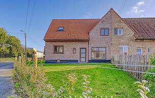 Stunning Home in Diksmuide With Wifi and 4 Bedrooms