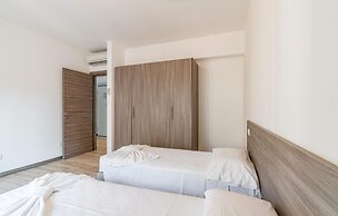 Apt. Luxury Britannia