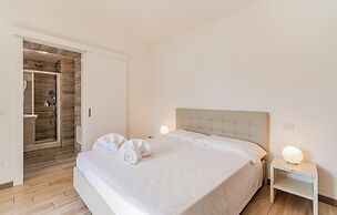 Apt. Luxury Britannia