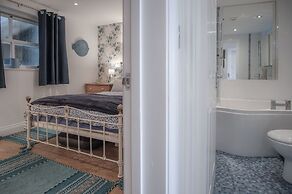 Goscar Court - 1 Bedroom Apartment - Tenby