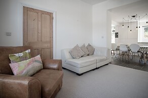 Ty Golau - 3 Bed Holiday Home - Pembroke